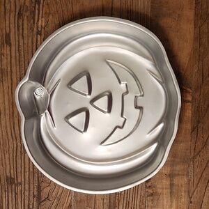Wilton Jack-O-Lantern Cake Pan